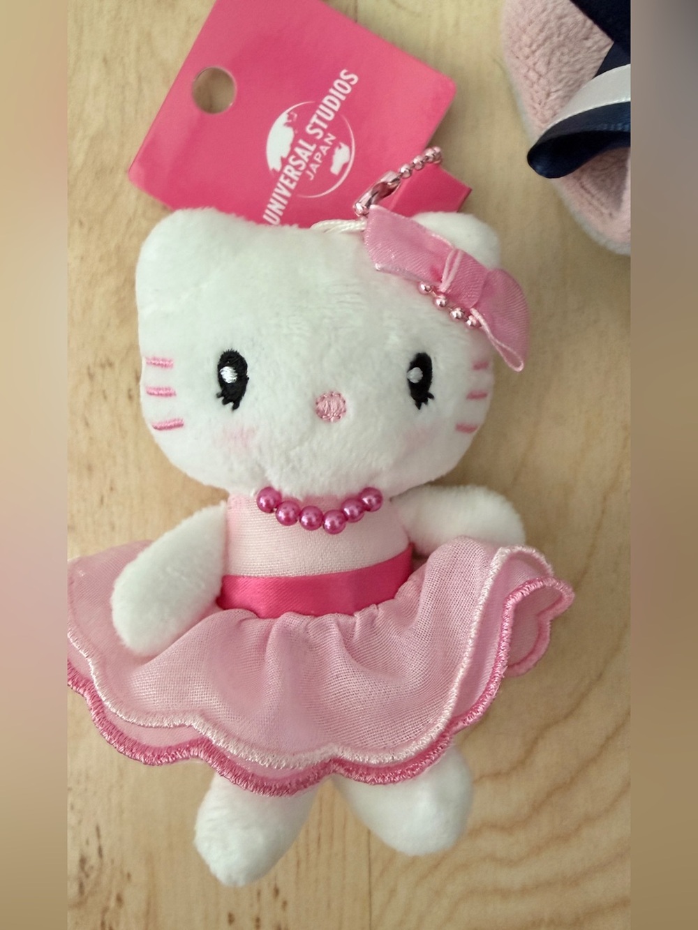 2x Hello Kitty Sheriff Rabbit, New - Picture 6 of 6